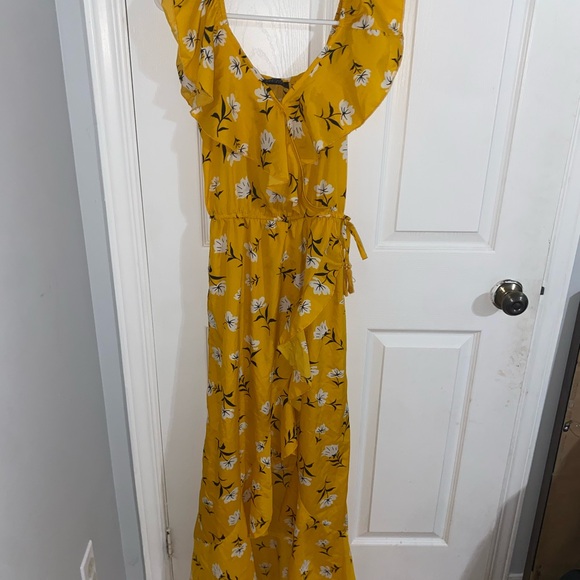 Streetwear Society Dresses & Skirts - 2/$10 Yellow Floral Maxi Dress